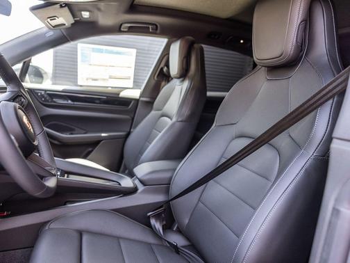 Slate 2026 Porsche Macan Macan Electric