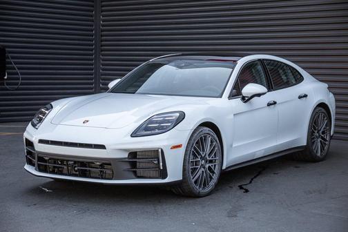 2025 Porsche Panamera 