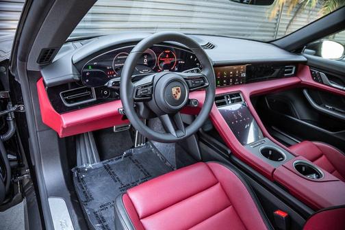 2025 Porsche Taycan 4
