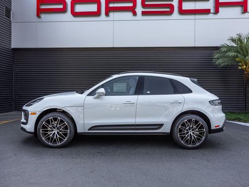 Carrara White 2026 Porsche Macan Macan