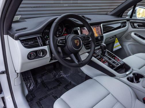 Carrara White 2026 Porsche Macan Macan