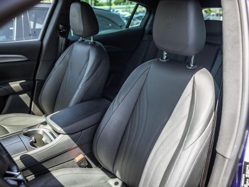 Blu Intenso Metallic 2023 Maserati Grecale GT