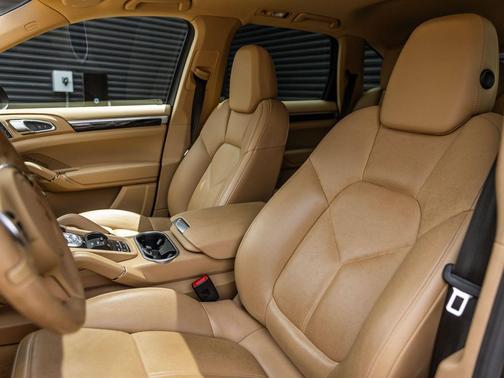 Umber Metallic 2013 Porsche Cayenne Cayenne