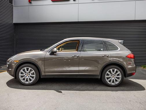 Umber Metallic 2013 Porsche Cayenne Cayenne