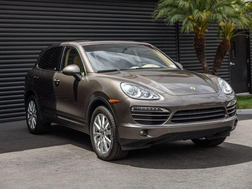 Umber Metallic 2013 Porsche Cayenne Cayenne