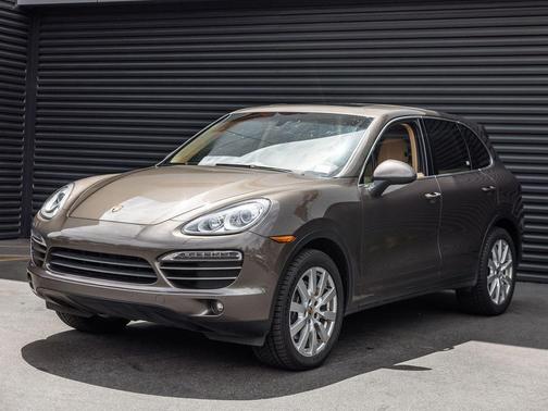 Umber Metallic 2013 Porsche Cayenne Cayenne