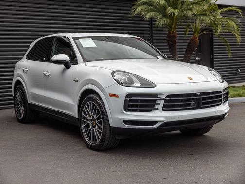 White 2023 Porsche Cayenne Cayenne E-Hybrid