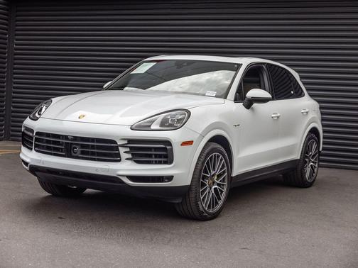 White 2023 Porsche Cayenne Cayenne E-Hybrid
