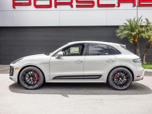 Chalk 2026 Porsche Macan Macan GTS