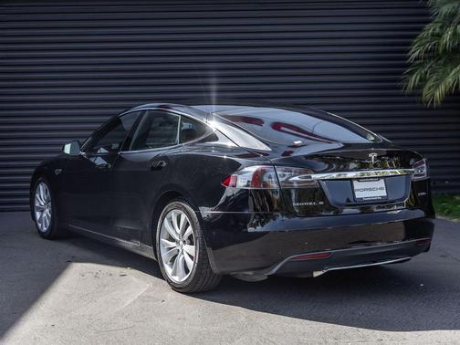 2016 Tesla Model S P90D