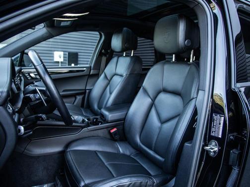 2023 Porsche Macan T