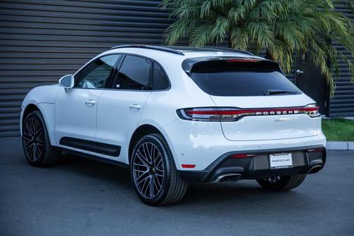 2022 Porsche Macan 