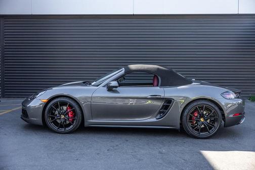 2025 Porsche 718 Boxster S