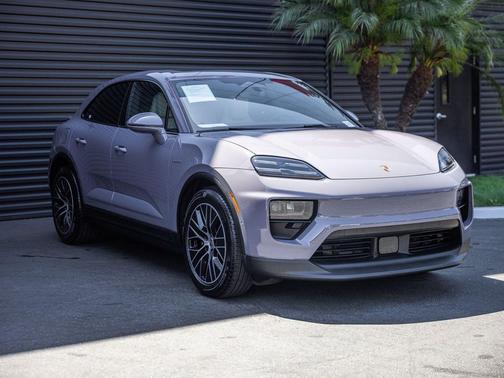 Provence 2025 Porsche Macan Macan Electric