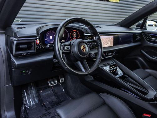 2024 Porsche Macan 4