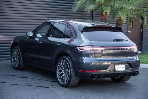 2020 Porsche Macan Turbo