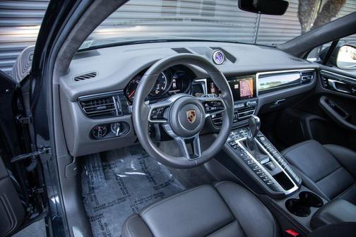 2020 Porsche Macan Turbo
