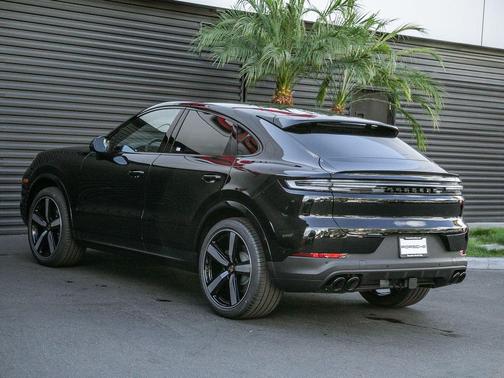 Chromite Black Metallic 2026 Porsche Cayenne Cayenne