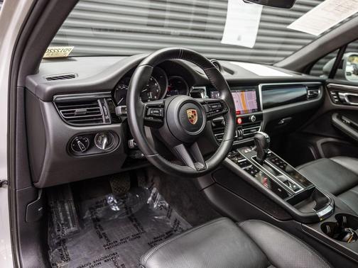 Chalk 2023 Porsche Macan Macan