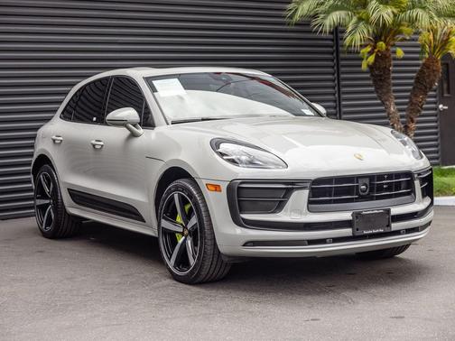 Chalk 2023 Porsche Macan Macan