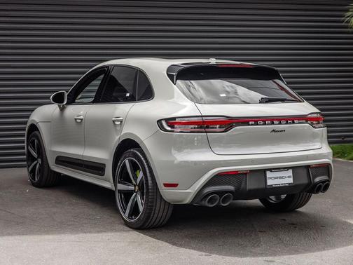 Chalk 2023 Porsche Macan Macan