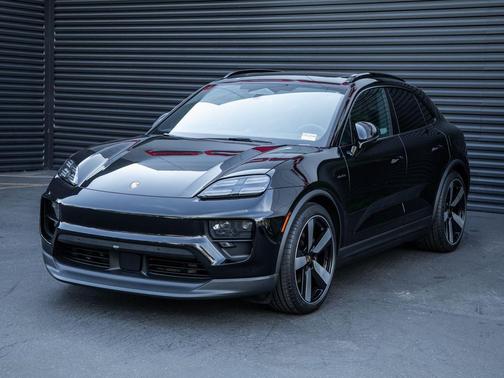 2025 Porsche Macan 4