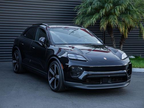 2025 Porsche Macan 4