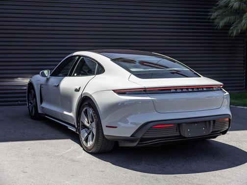 Chalk 2023 Porsche Taycan