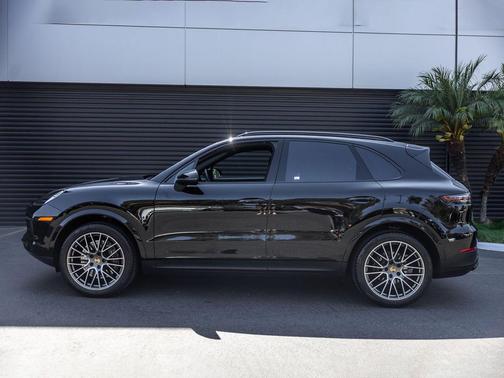 Black 2023 Porsche Cayenne Platinum Edition