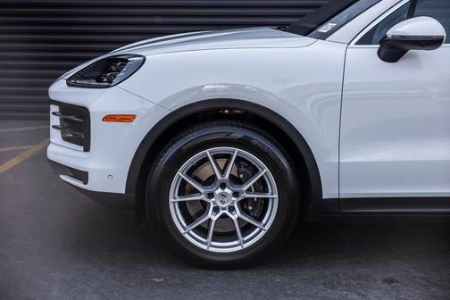 2025 Porsche Cayenne Base