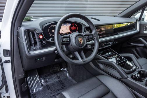 2025 Porsche Cayenne Base