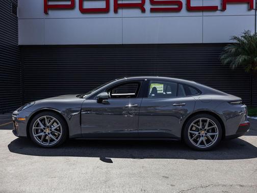 Slate 2026 Porsche Panamera 4