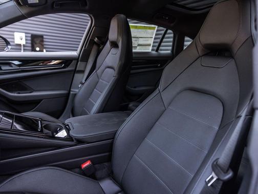 Slate 2026 Porsche Panamera 4