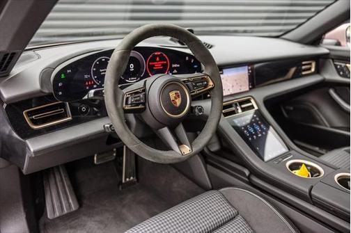 2025 Porsche Taycan Cross Turismo 4