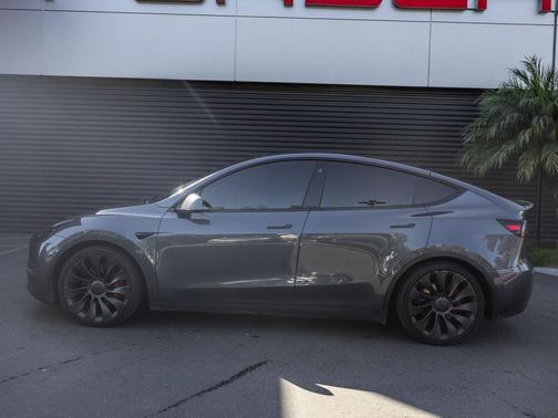 2022 Tesla Model Y Performance Dual Motor All-Wheel Drive