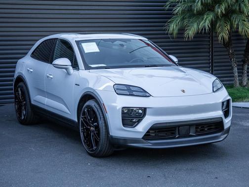 2025 Porsche Macan 4