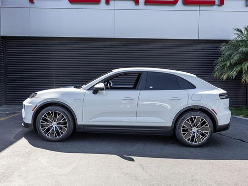 2026 Porsche Macan Macan Electric
