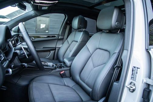 2023 Porsche Macan 