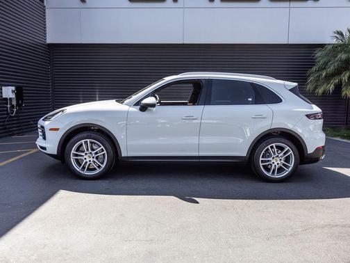 White 2023 Porsche Cayenne Cayenne