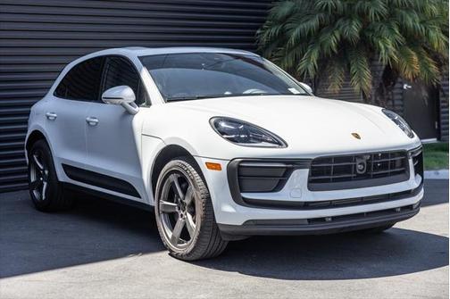 2025 Porsche Macan Base