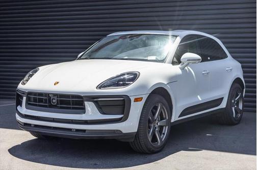 2025 Porsche Macan Base