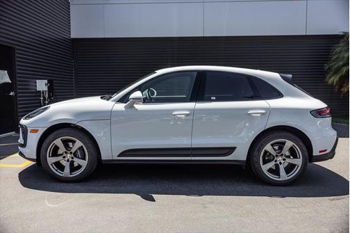 2025 Porsche Macan Base