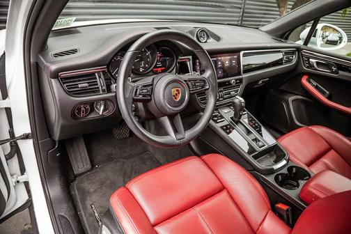 2023 Porsche Macan T