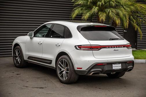 2023 Porsche Macan T