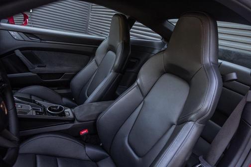 2024 Porsche 911 Carrera GTS