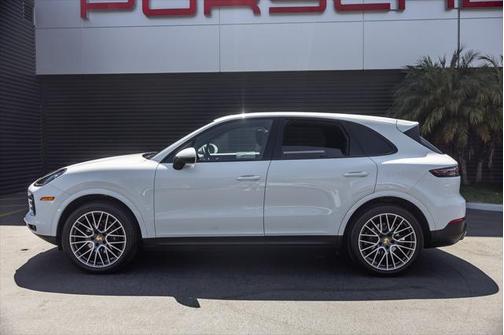 2020 Porsche Cayenne Base (Tiptronic)