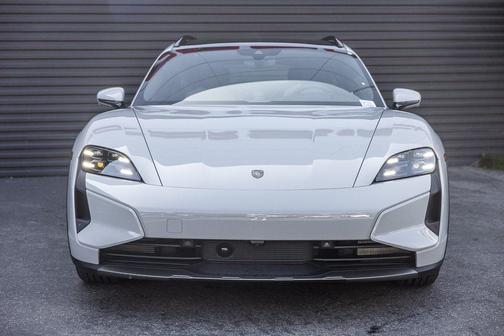 2025 Porsche Taycan Turbo