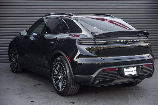 2025 Porsche Macan Electric