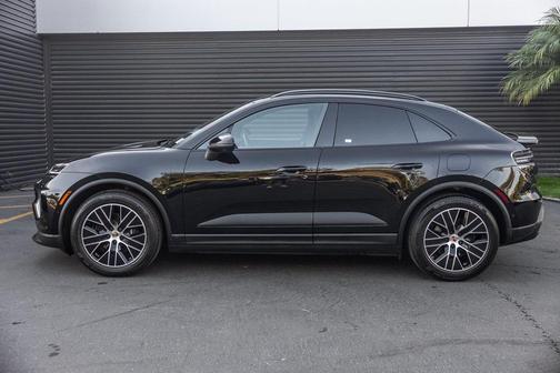 2025 Porsche Macan Electric