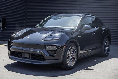 2025 Porsche Macan 4S